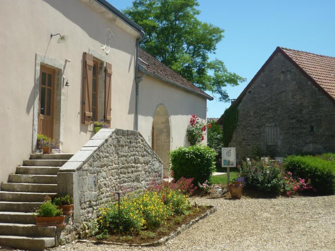Ferme Du Pigeonnier Montceau-et-Echarnant Exterior foto
